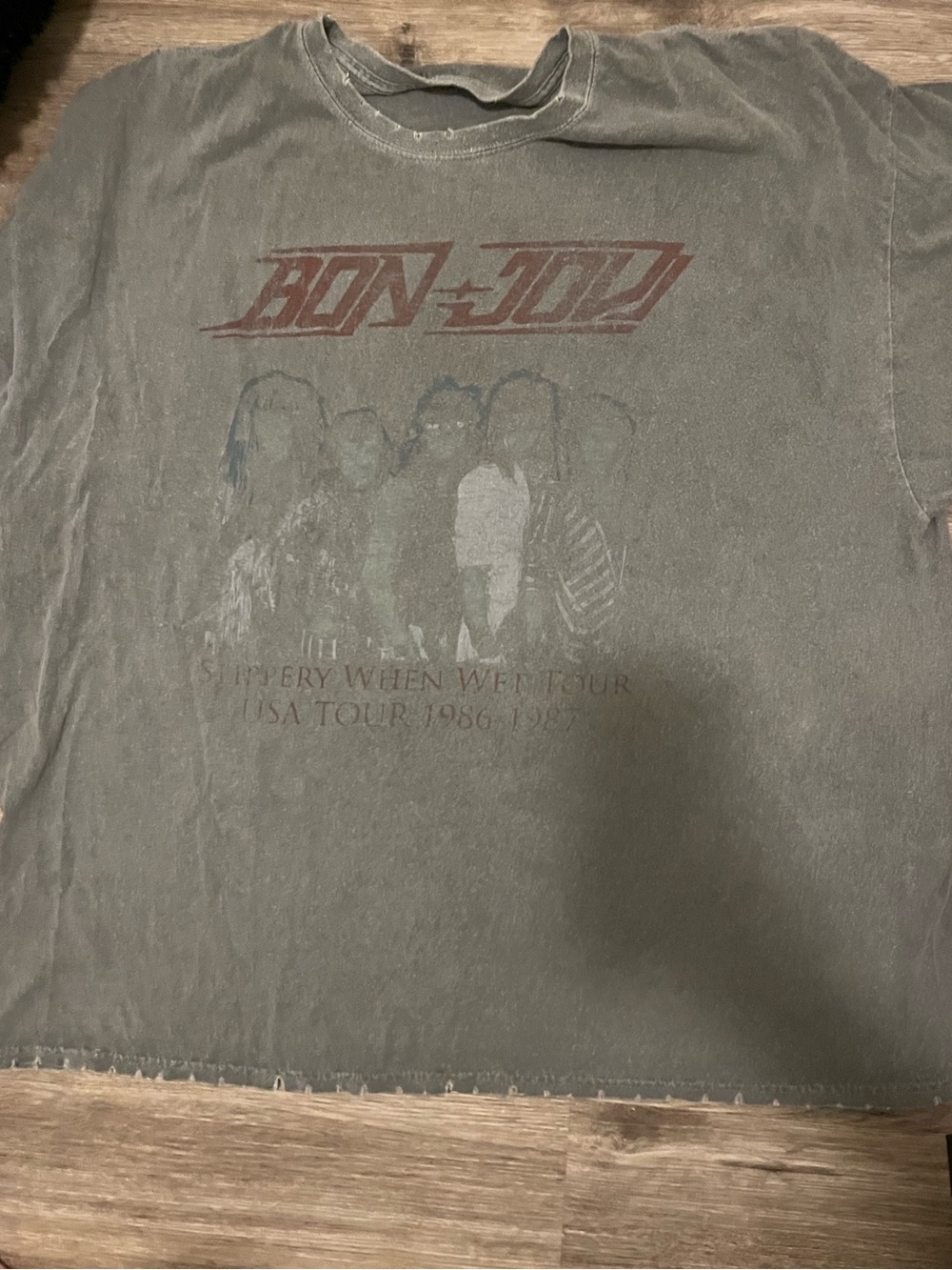 Bon Jovi Vintage Tour Tee in Faded grey